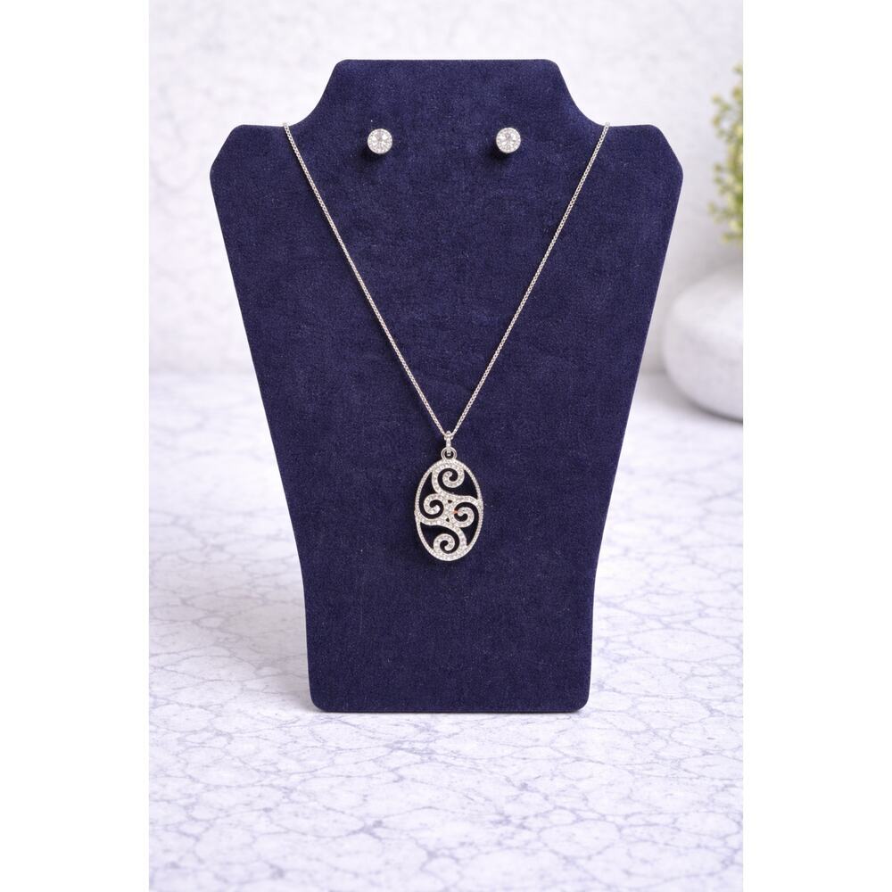 Gorgeous Silver Tone Necklace and Crystal Stud Earrings!